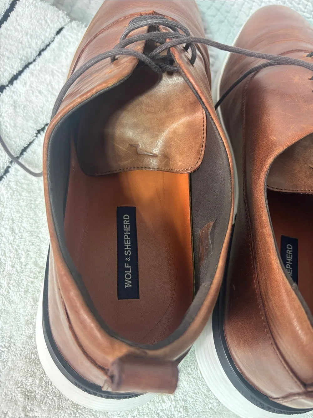 Wolf & Shepherd classic brown