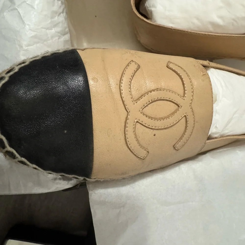CHANEL women’s espadrilles