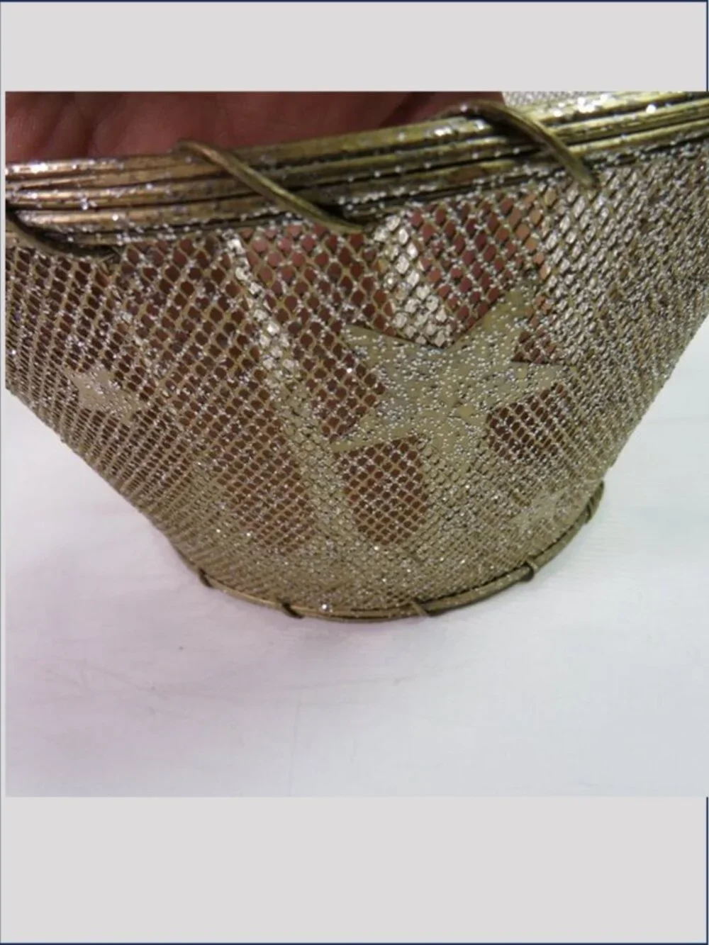 N/A champagne width