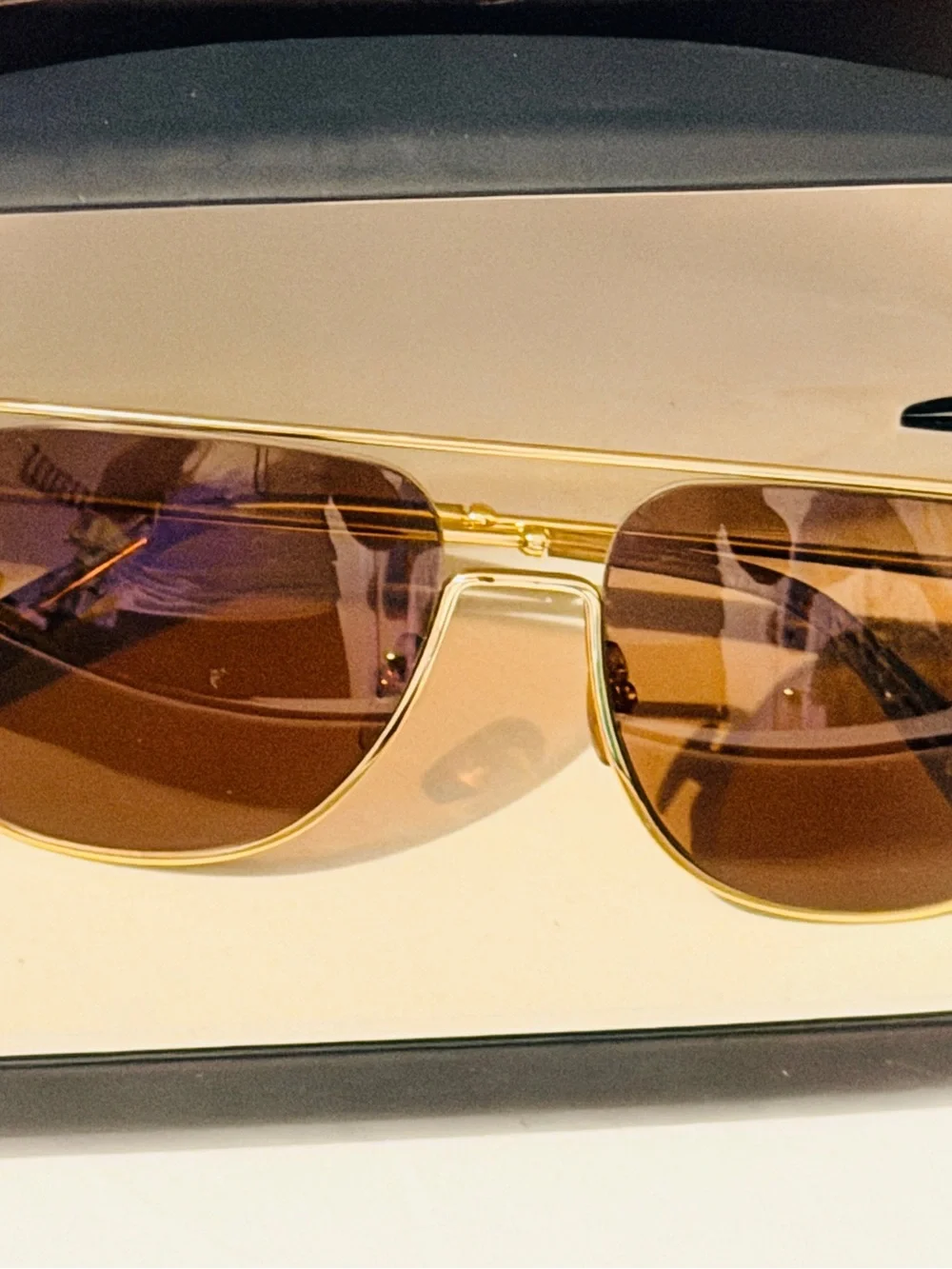 Alexander McQueen stylish aviator