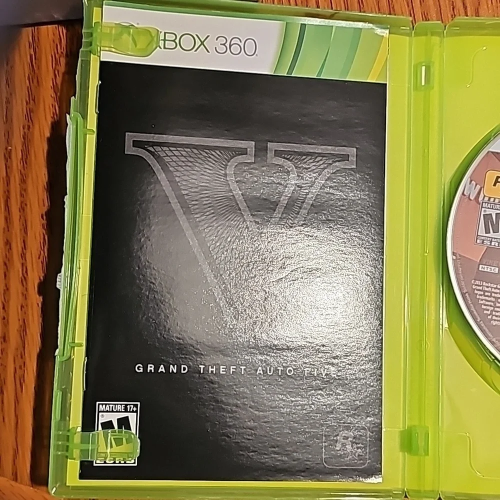 XBOX 360 GRAND THEFT AUTO FIVE -2 DISCS - USED
