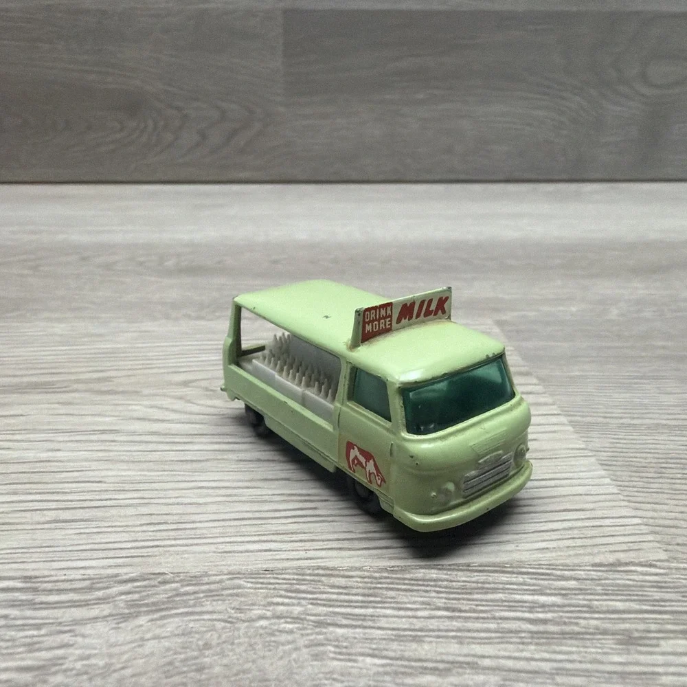 Vintage Lesley Matchbox No. 21 Commer Bottle Float Die-Cast Milk Delivery Truck