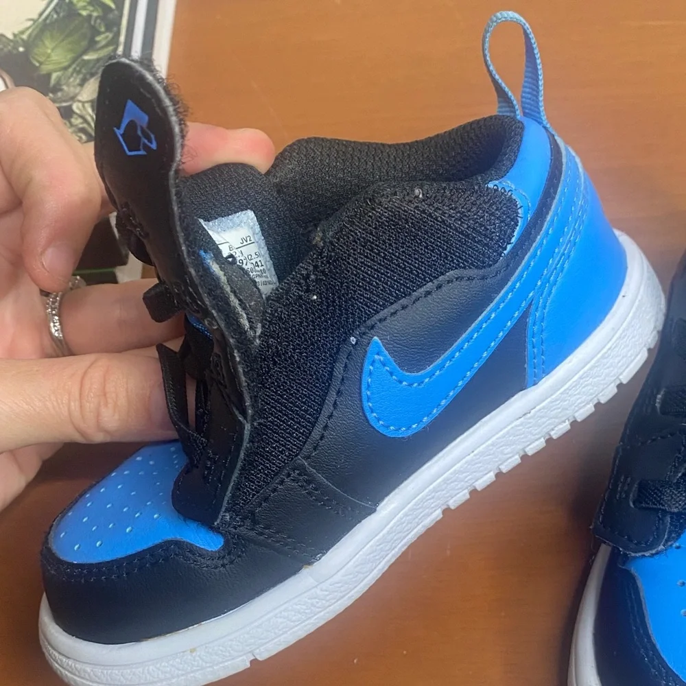 Nike toddler sneakers
