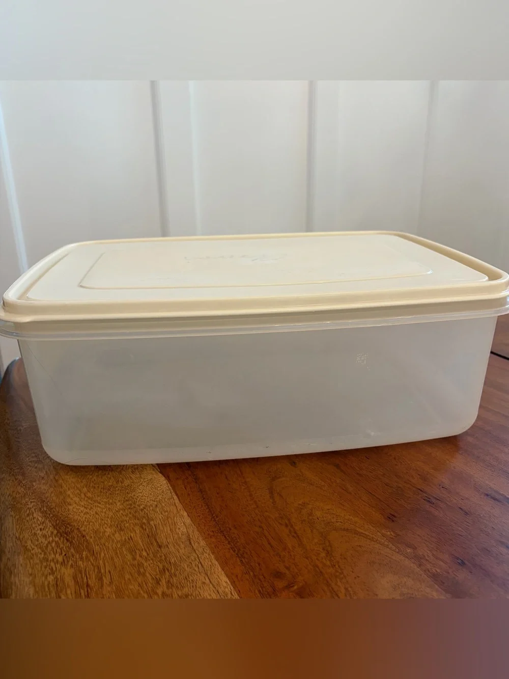 Rubbermaid two vintage