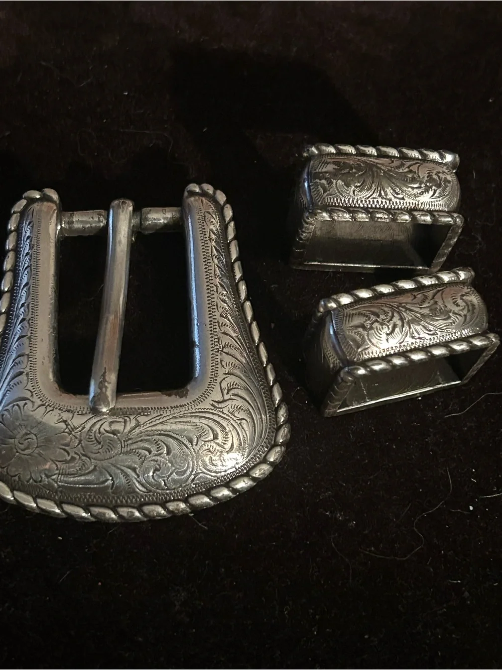 N/A ornate silver