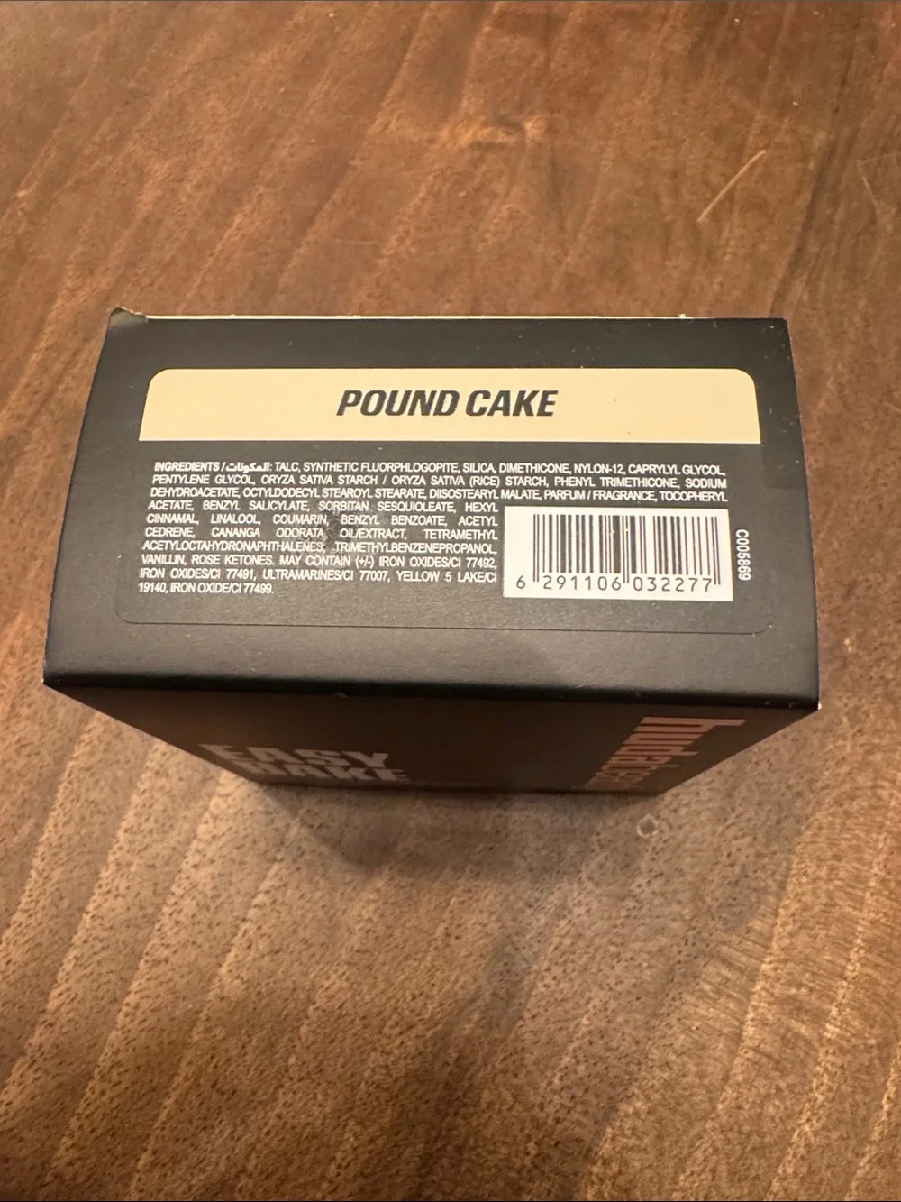 HUDA BEAUTY Pressed Setting Powder – Pound Cake (Light/Fair)