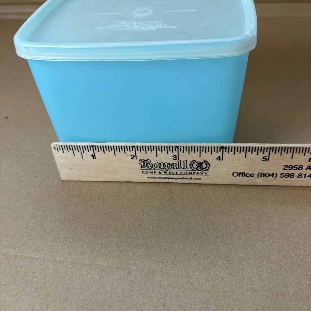 Tupperware Seal 310 7 Light‎ Blue Square Food Storage Container with Lid Vintage