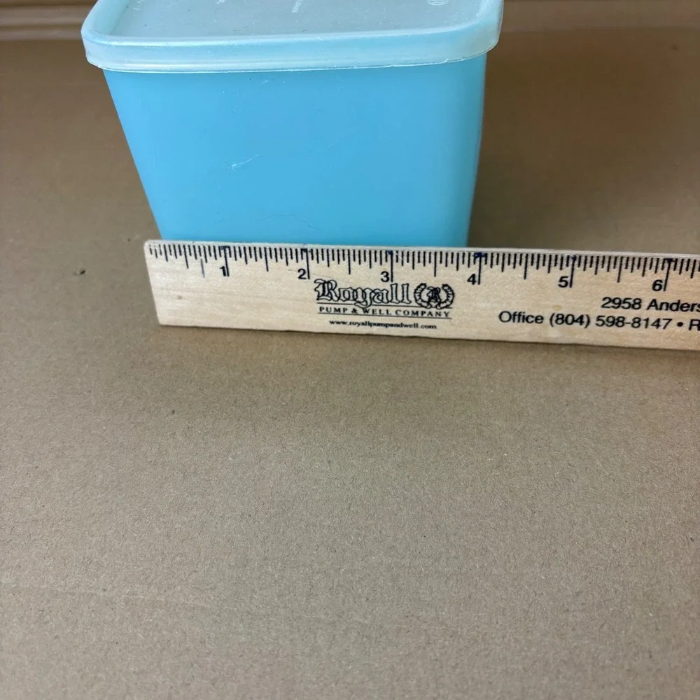 Tupperware Seal 310 7 Light‎ Blue Square Food Storage Container with Lid Vintage