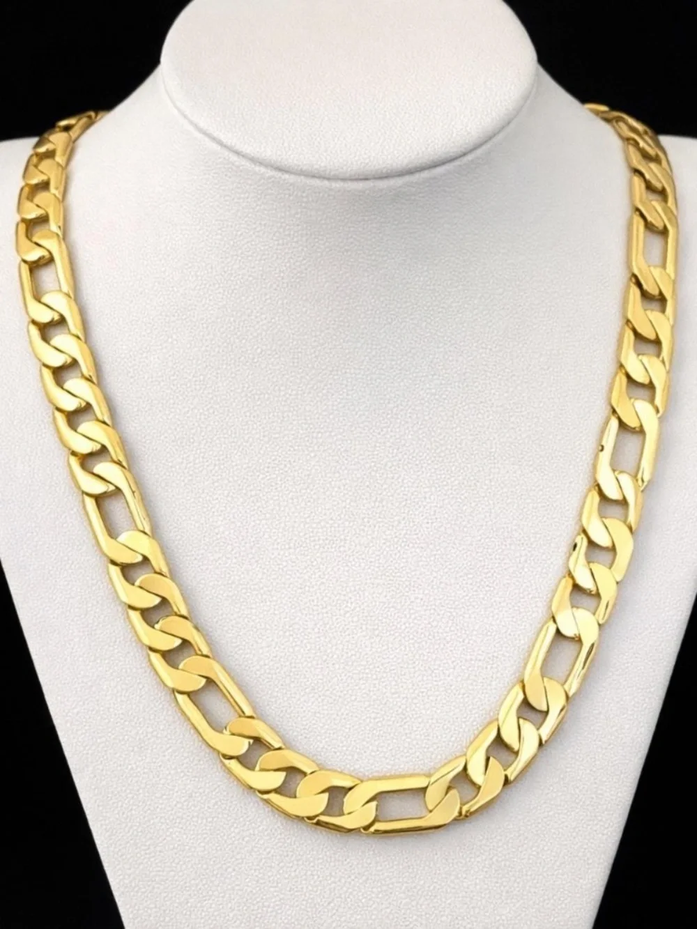 22 inch Figaro chain necklace