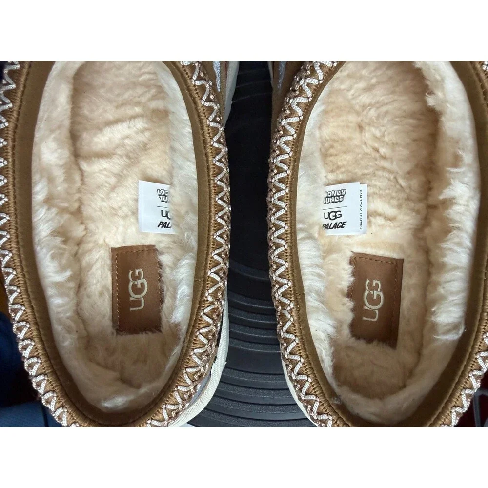 Palace x UGG Tasman Slipper Looney Tunes Size 10 Tasman