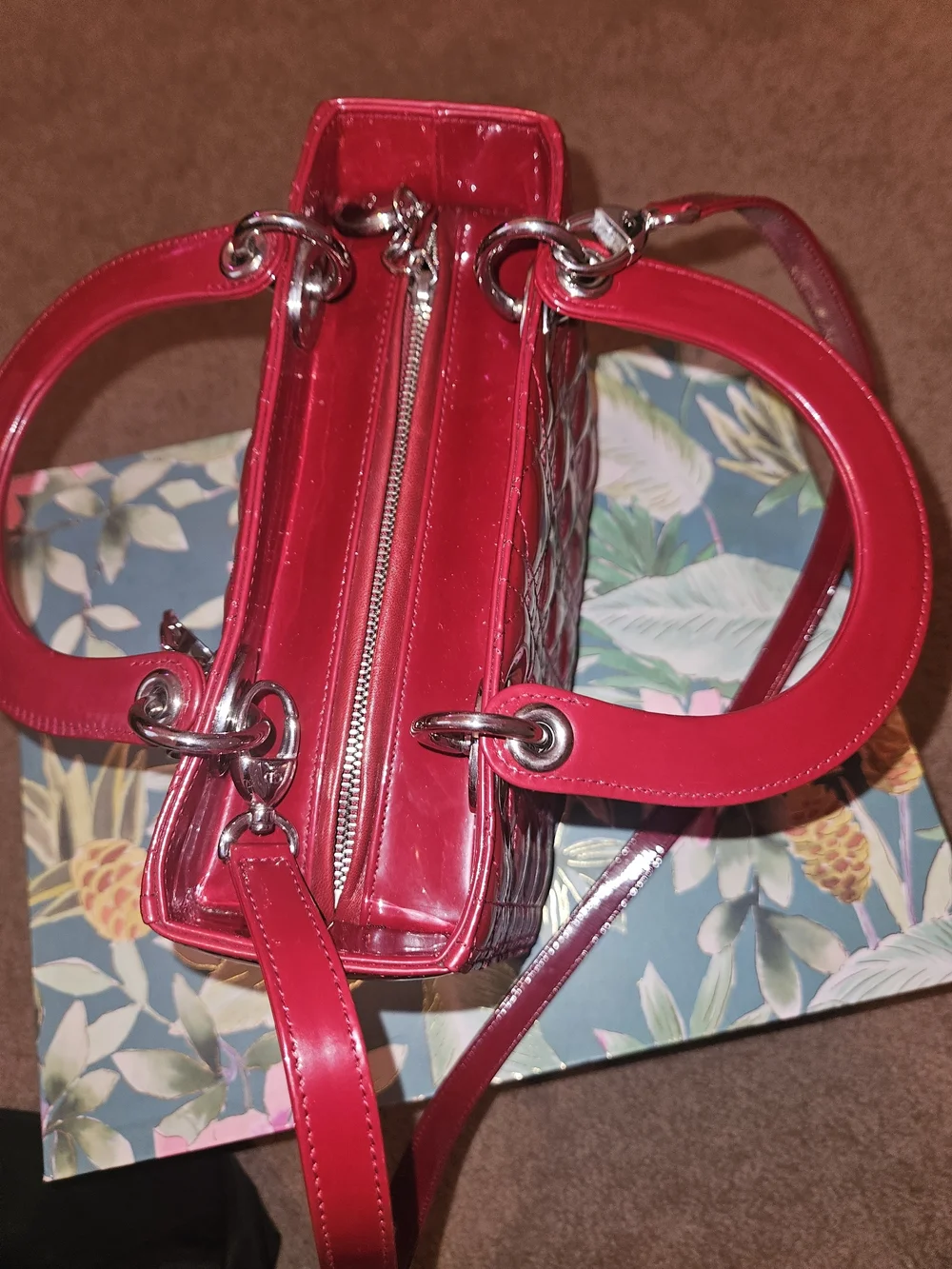 N/A red patent