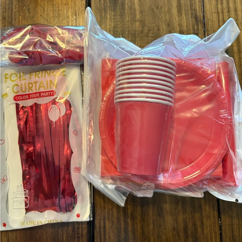 Red Party Supplies Set Serves 10