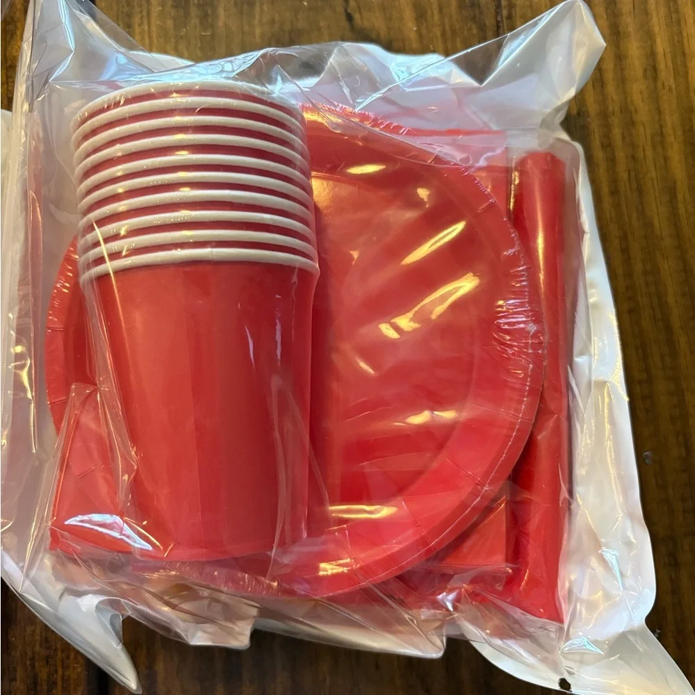 Red Party Supplies Set Serves 10