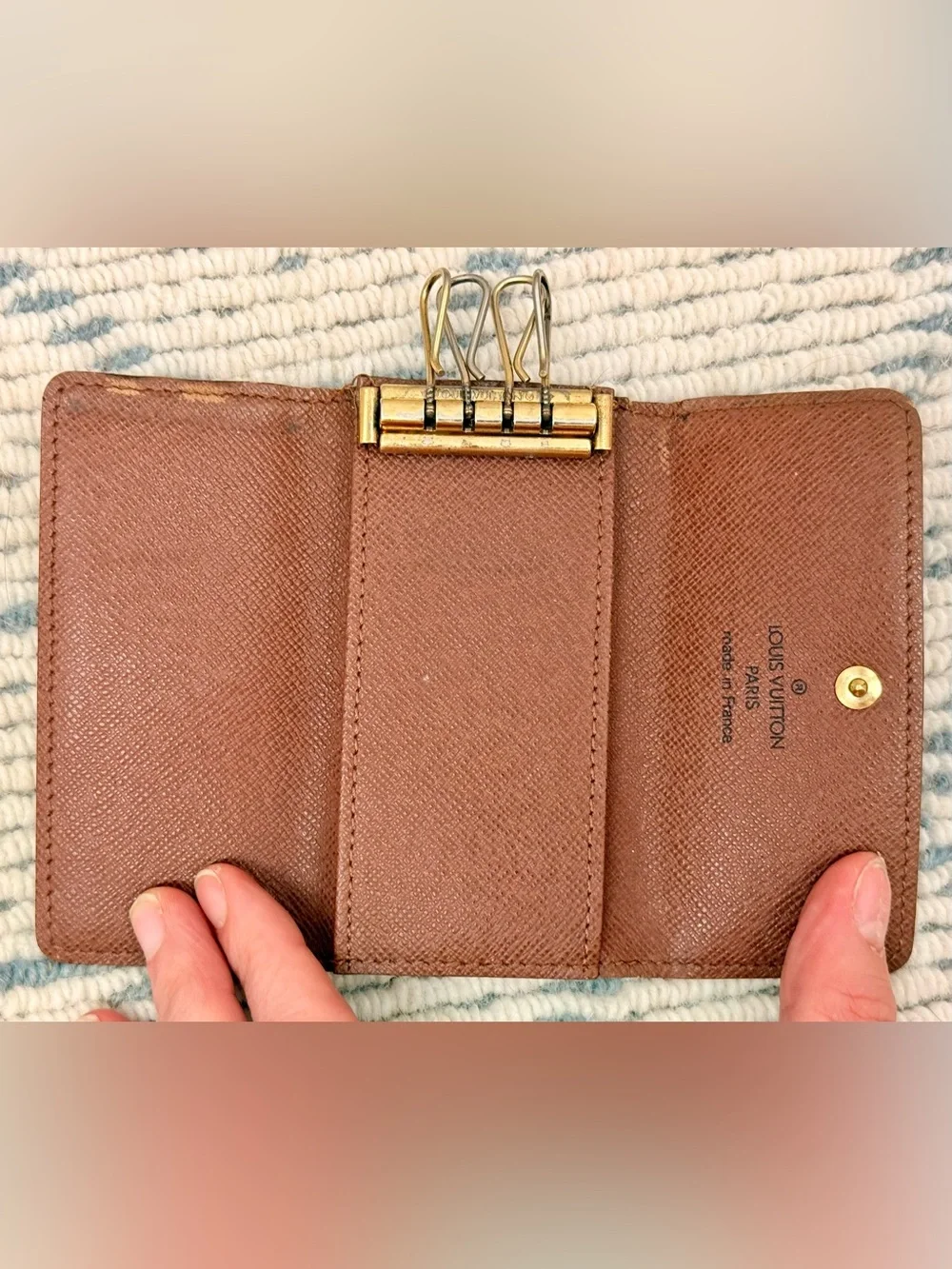 LOUIS VUITTON Vintage 80’s Unisex Monogram Canvas Tri-Fold 4-Key Ring Holder