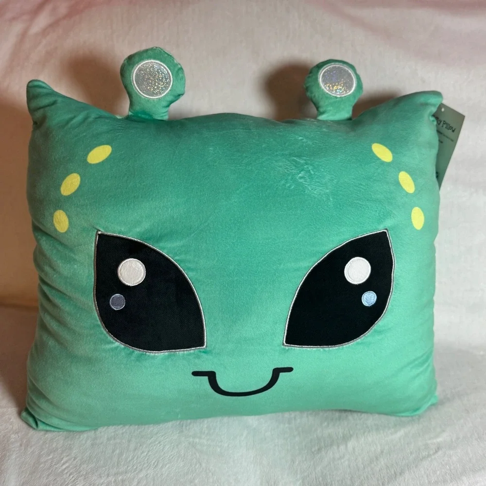 Your‎ Zone Alien Soft 18in x 18in Cute Snuggly Mint Plush Pillow, New with Tags