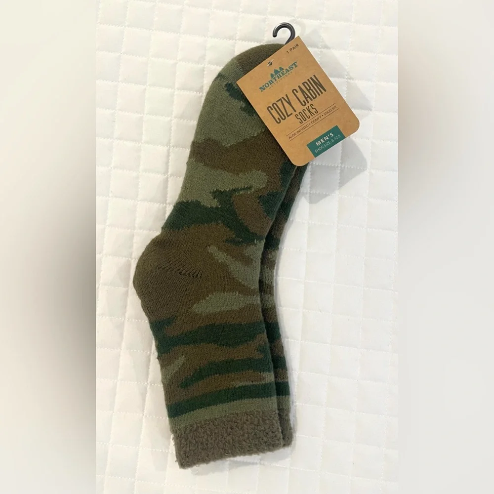 Northeast Outfitters Socks Men’s 8- 12.5 Cozy Cabin‎ Aloe Infused