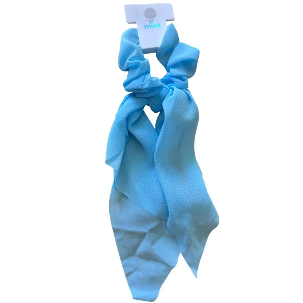 Mint Blue Scarf Scrunchie Hair Tie NWT 3/$15✨