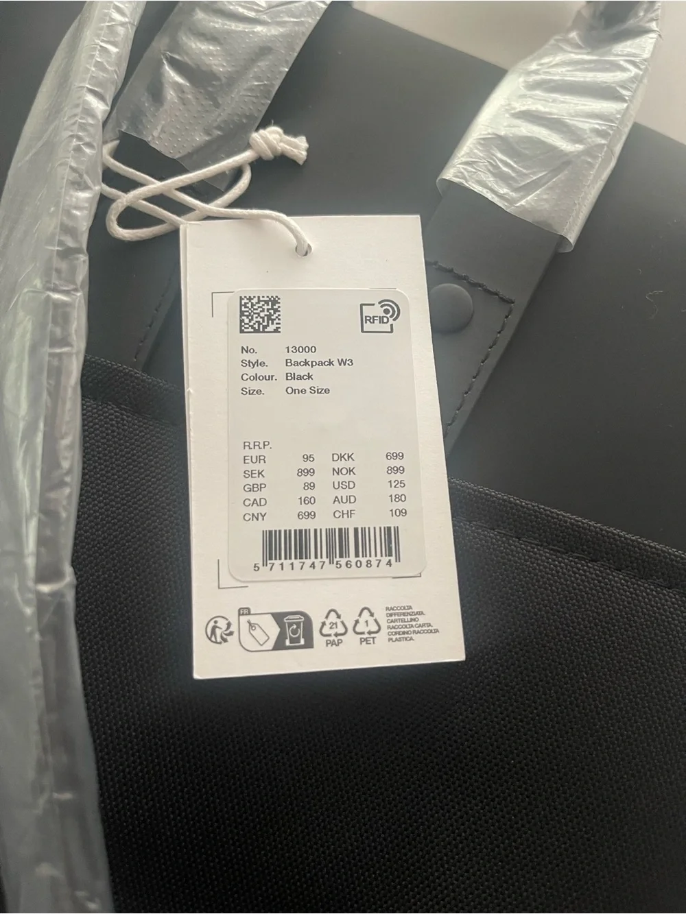 N/A features waterproof