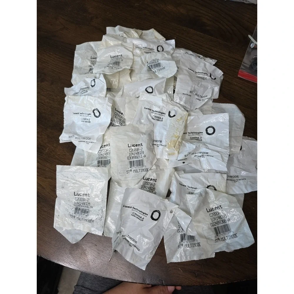 Lot Of 43‎ Lucent Technologies Fiber Optic Connectors C2000A-2 ST Multimode