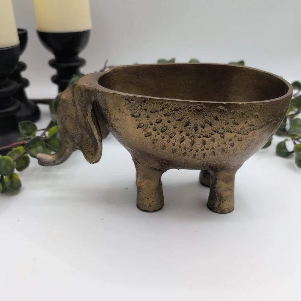 Anthropologie ezzie elephant