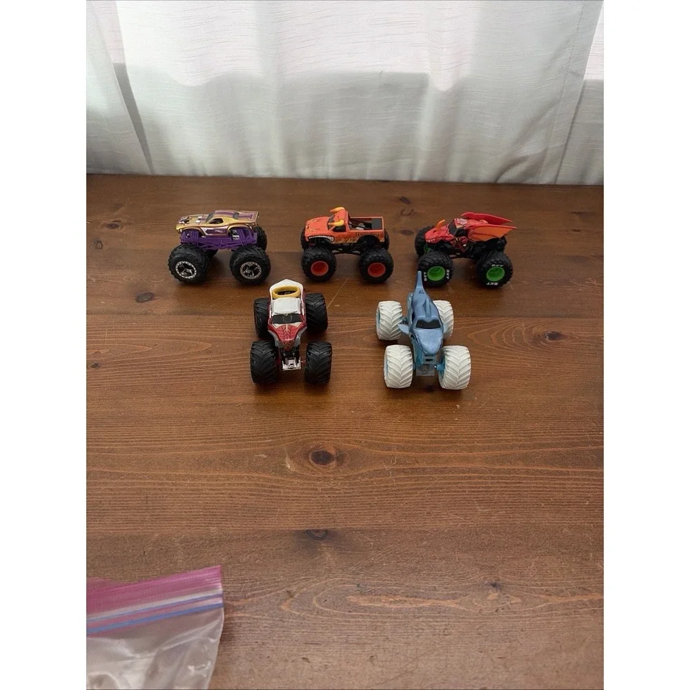 Hot Wheels please see