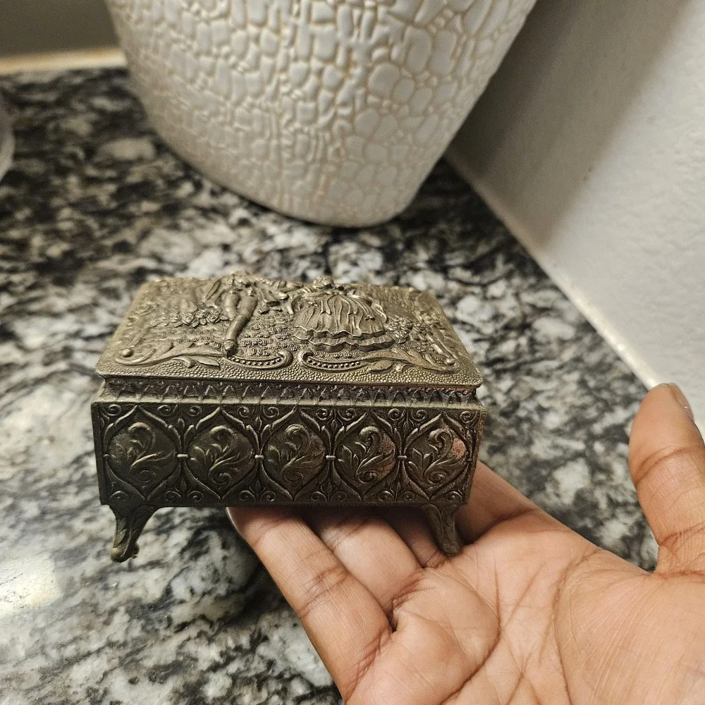 N/A metal collectible
