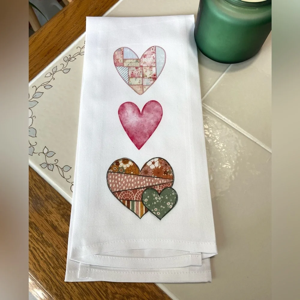 4/$15 ❤️ Heart Tea Towel