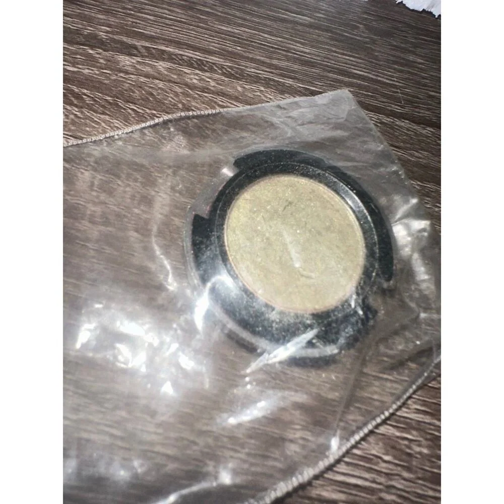Urban Decay eye‎ shadow urb eyeshadow token