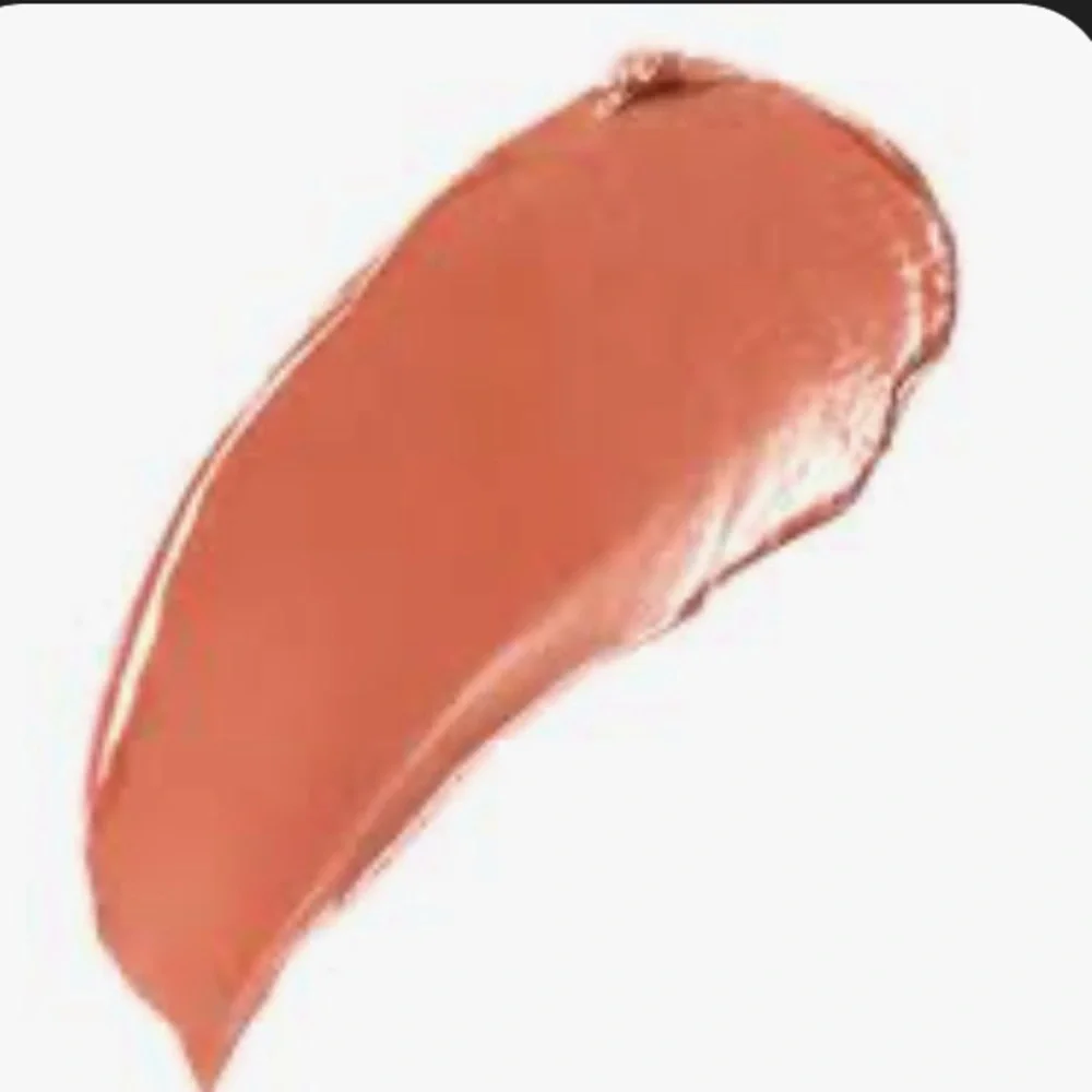 Buxom discover vibrant