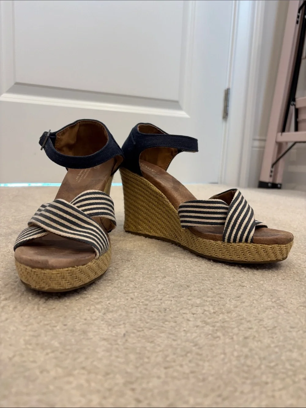 Toms wedge sandals