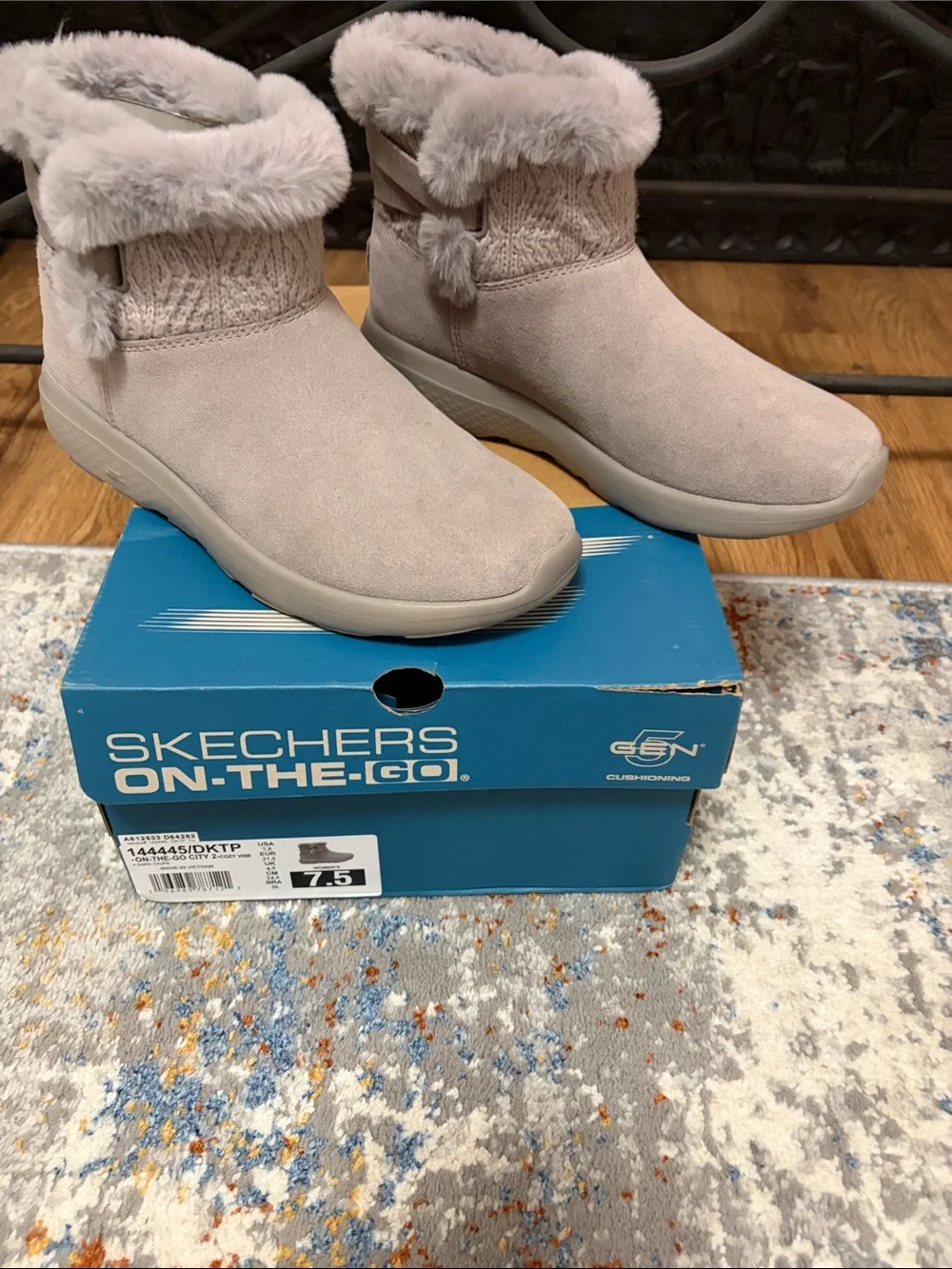 Sketcher strap outfits sole