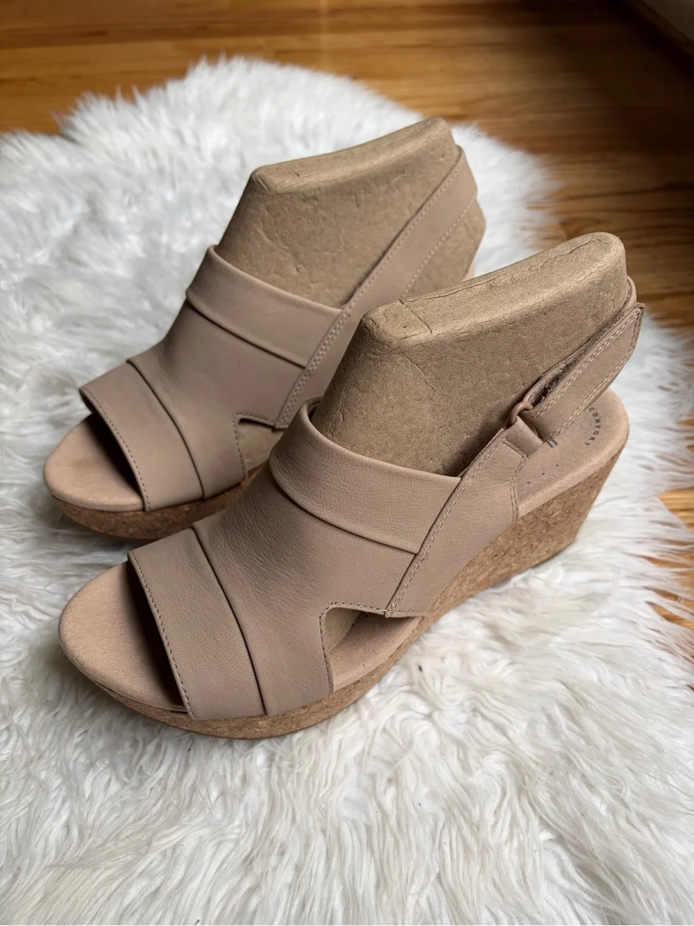 Clarks worn tan footbed