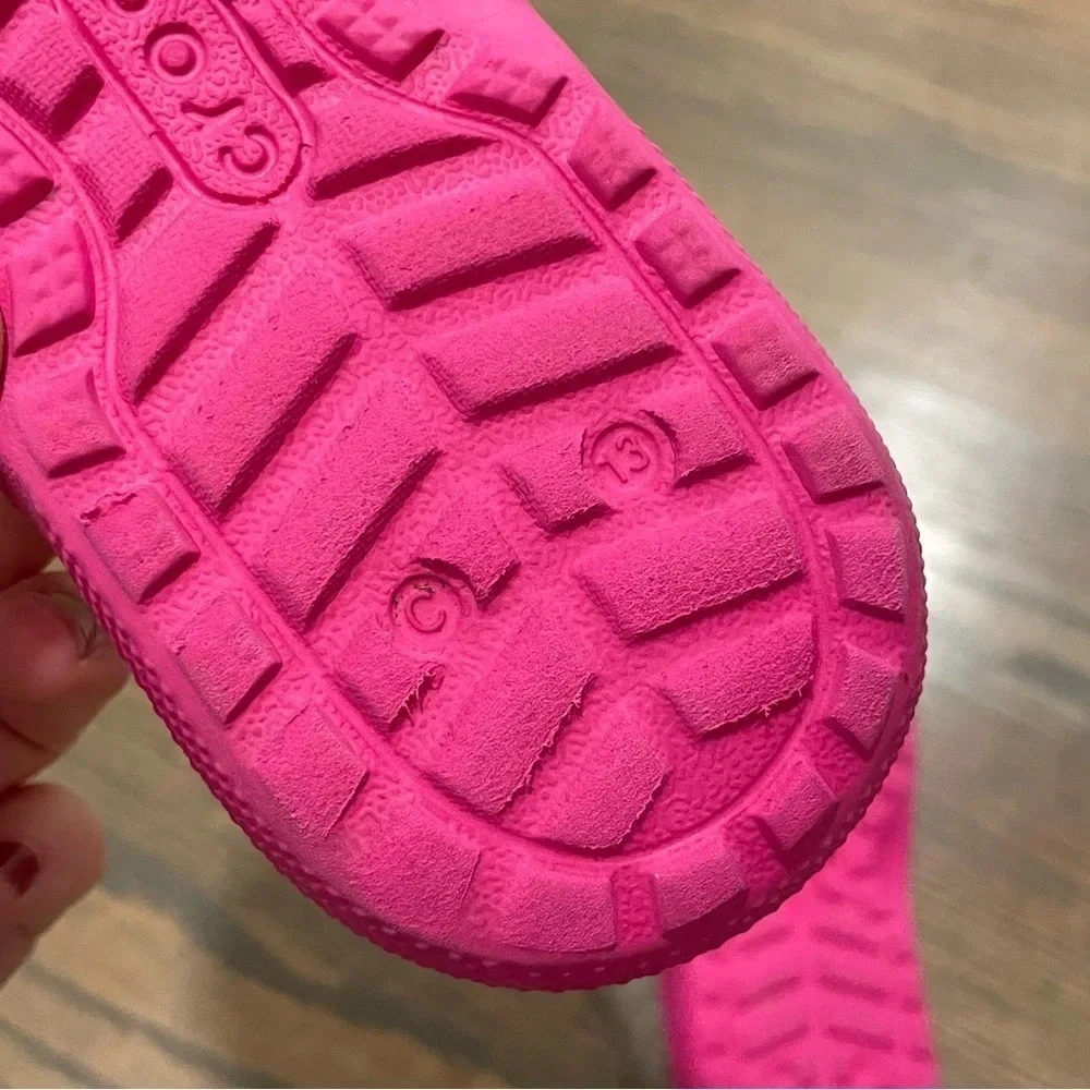 CROCS item pictures