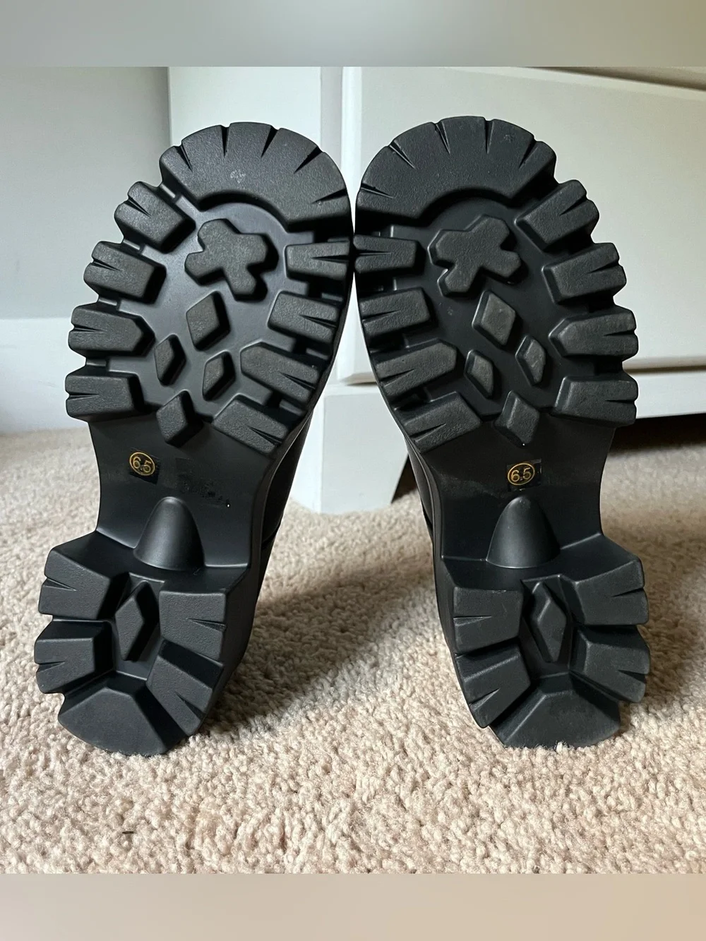 Dream Pairs made faux