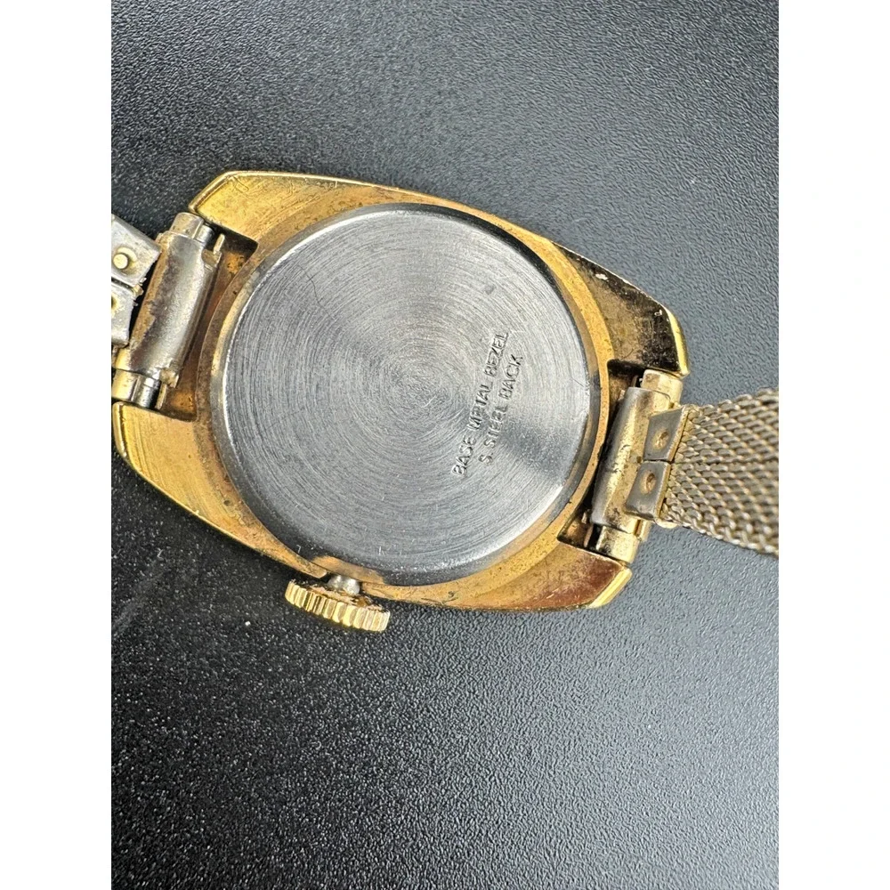 Vintage Timex Ladies Mechanical Watch Gold Tone Mesh Band