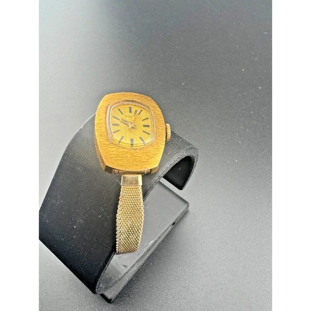 Vintage Timex Ladies Mechanical Watch Gold Tone Mesh Band
