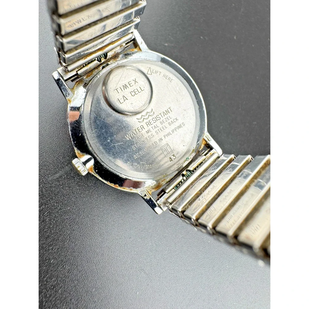 Vintage Timex Quartz Men's Watch White Dial Houndstooth