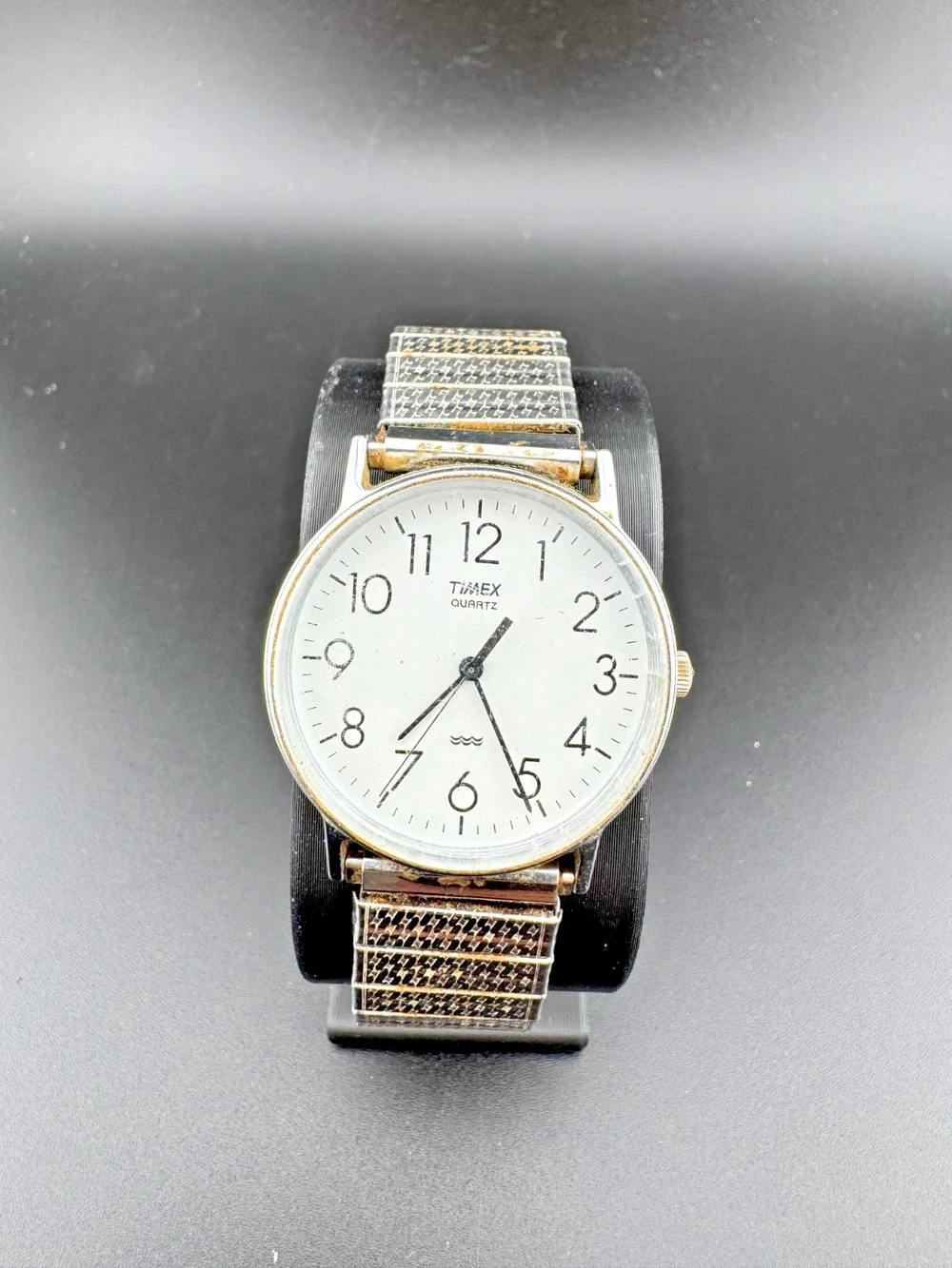 Vintage Timex Quartz Men's Watch White Dial Houndstooth