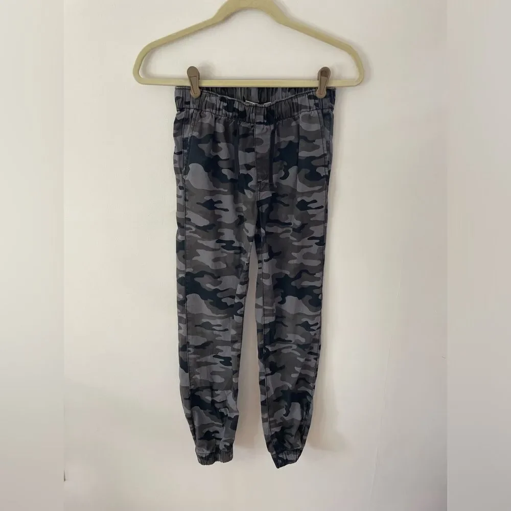 GAP kids black camo size Large (10-11)  joggers
