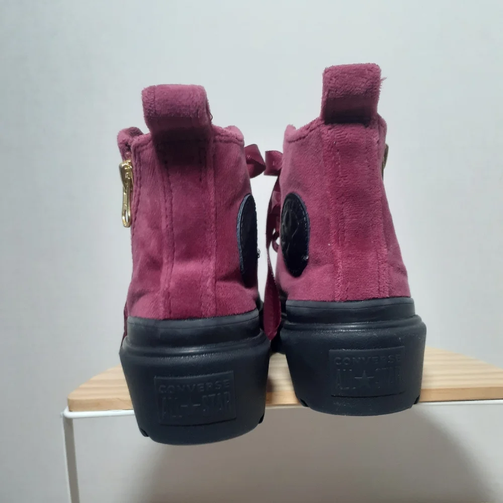 Converse size 12
