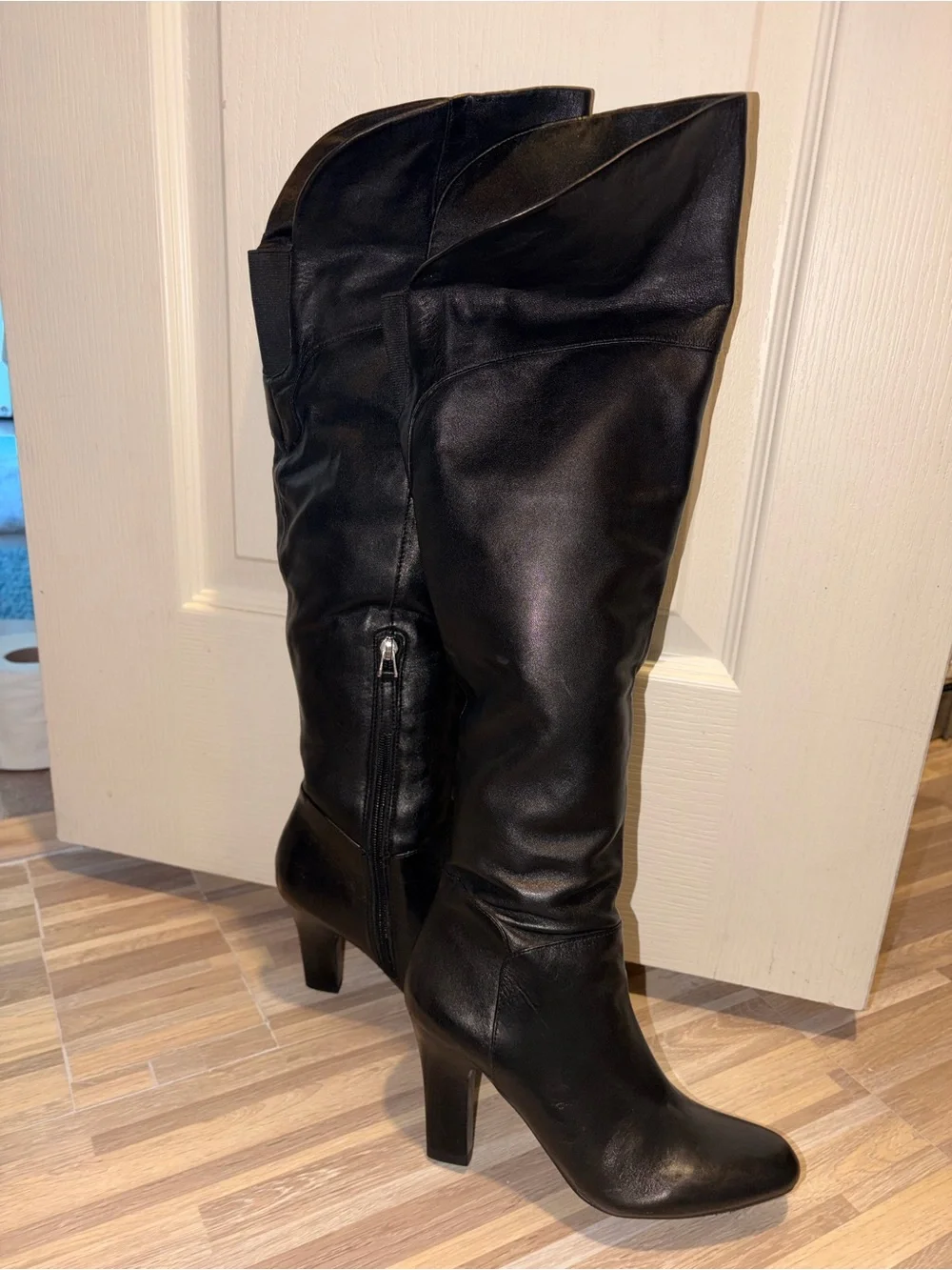 Guess stylish over