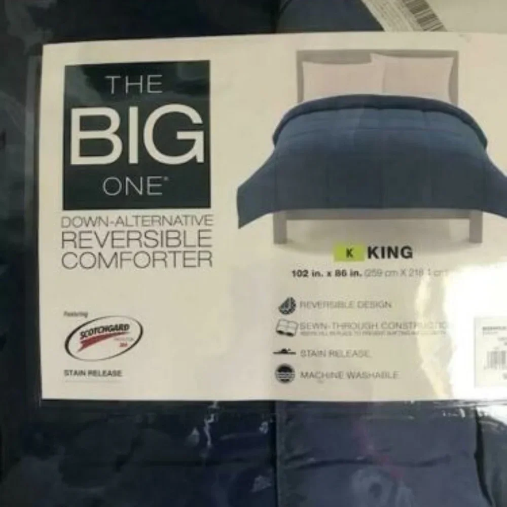 NIP BLUE DOWN ALTERNATIVE KING COMFORTER
