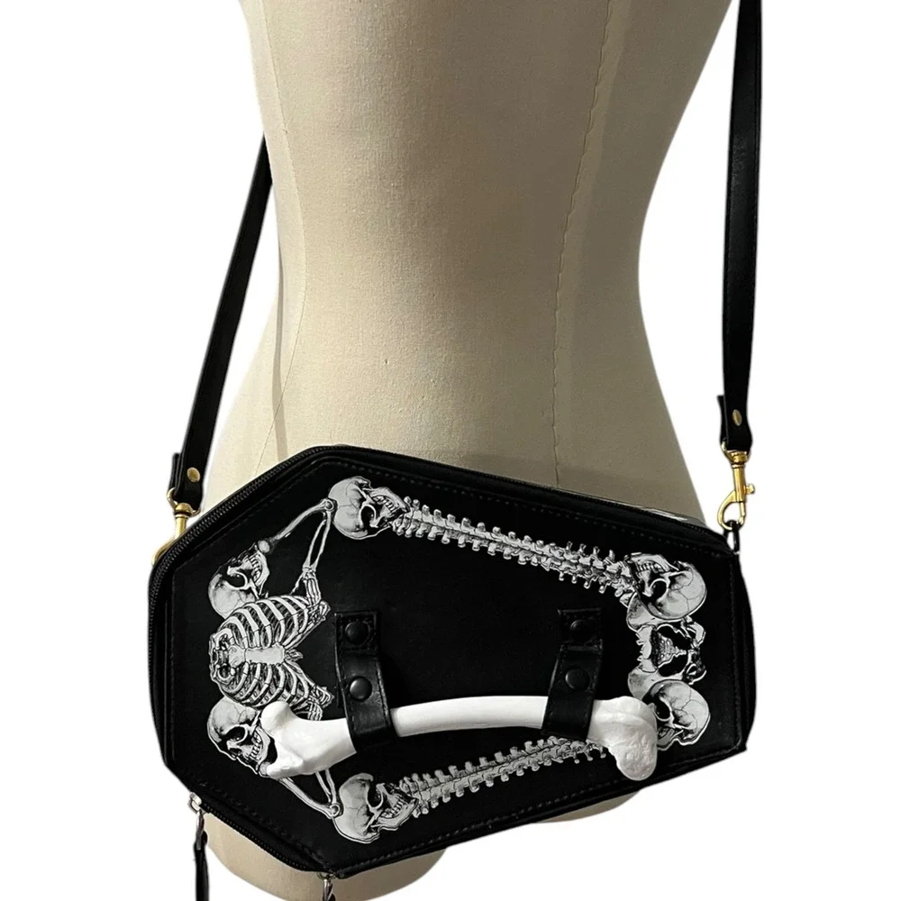 Kreepsville 666 alt elevates bag