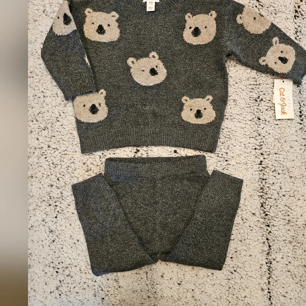 Cat & Jack elastic pull includes