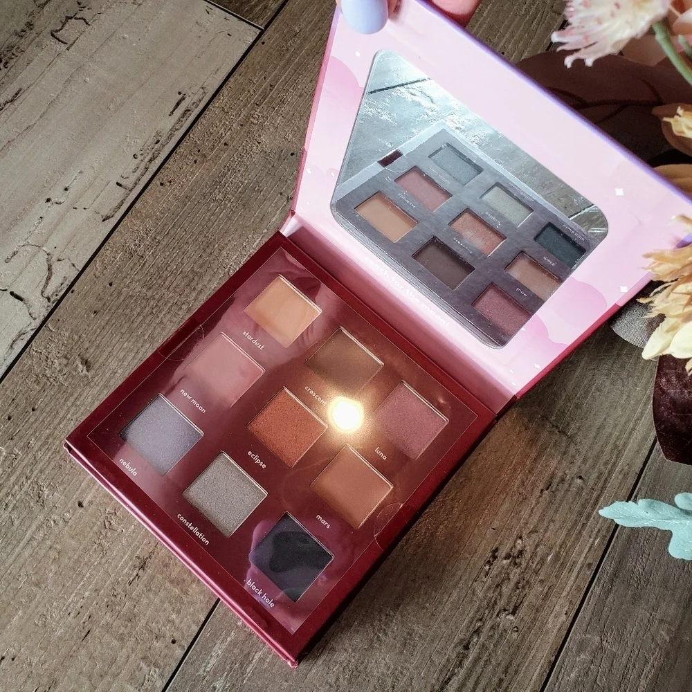 The Crème Shop nwt crème