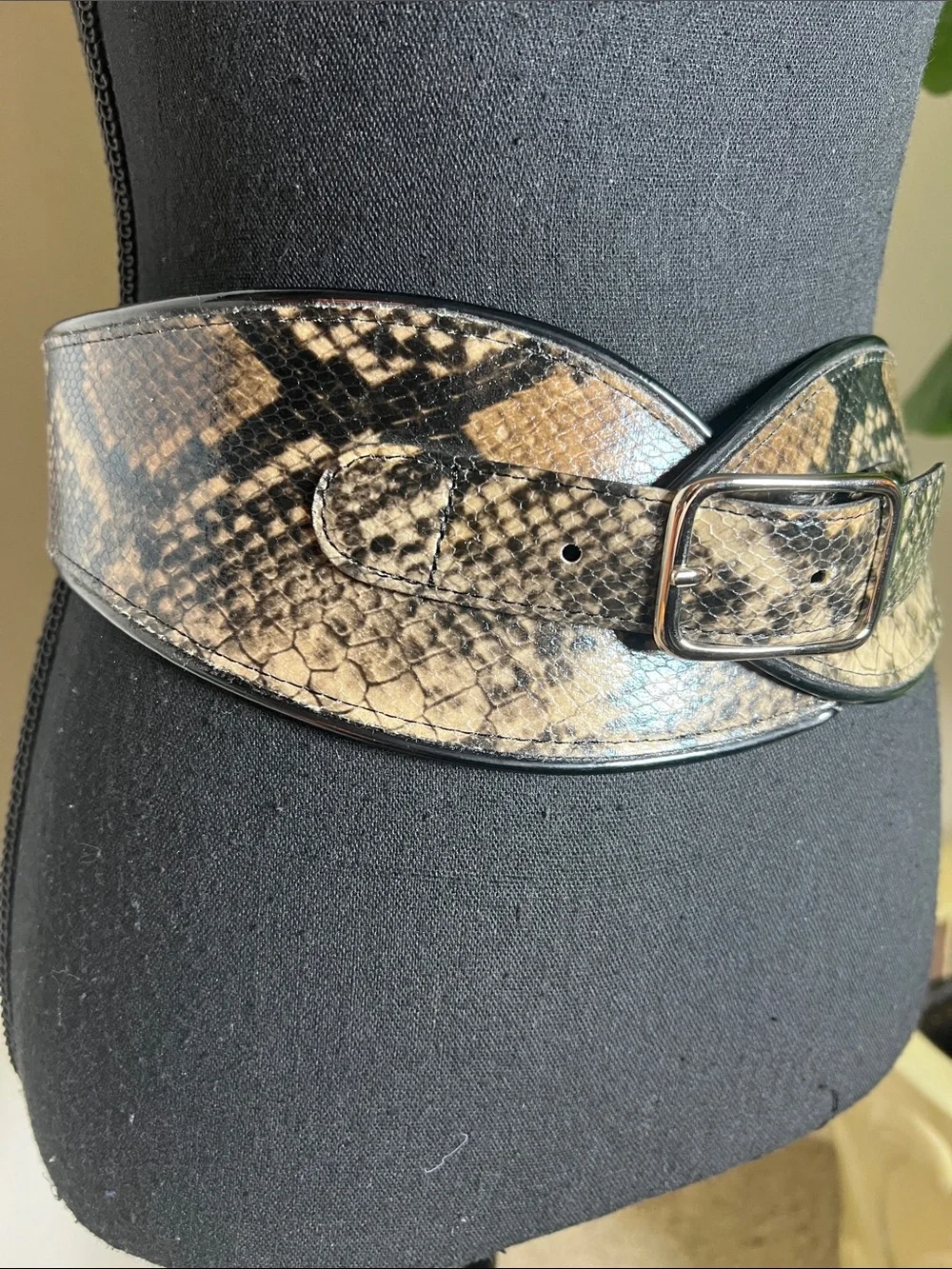 Express vegan faux detailed