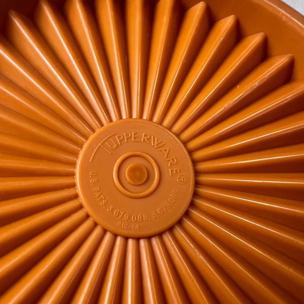 Tupperware vintage servalier
