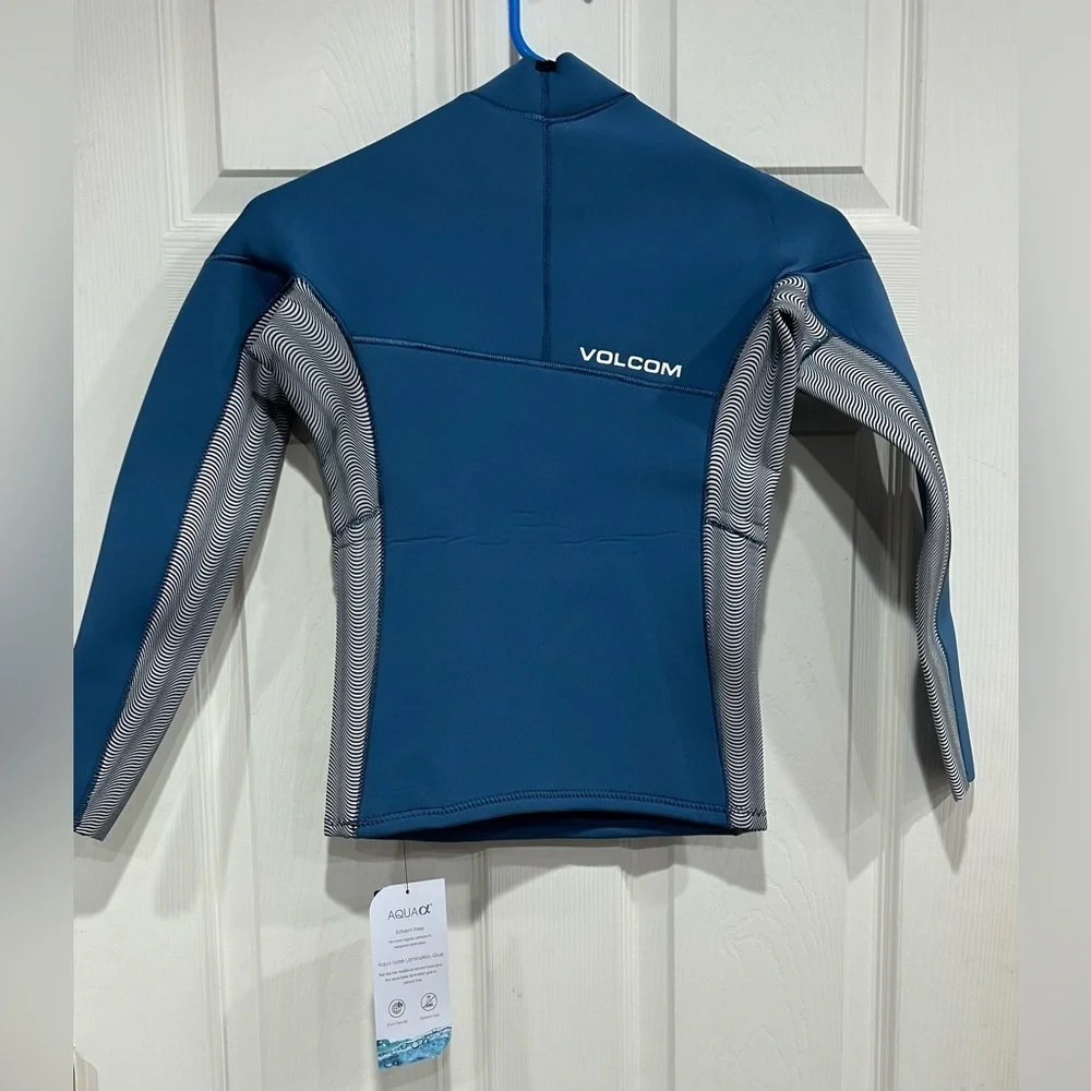 Volcom sleeve 83%