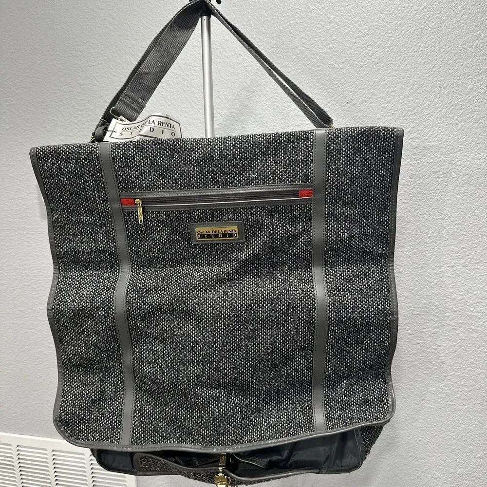 NWT Oscar‎ De La Renta Gray Folding Garment Bag Designer Luggage