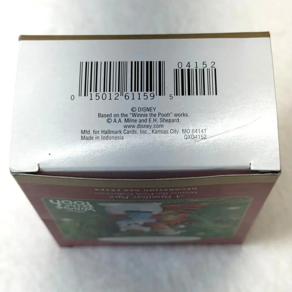 Hallmark Keepsake WINNIE THE POOH A‎ FAMILIAR FACE 2001 Christmas Ornament w/Box